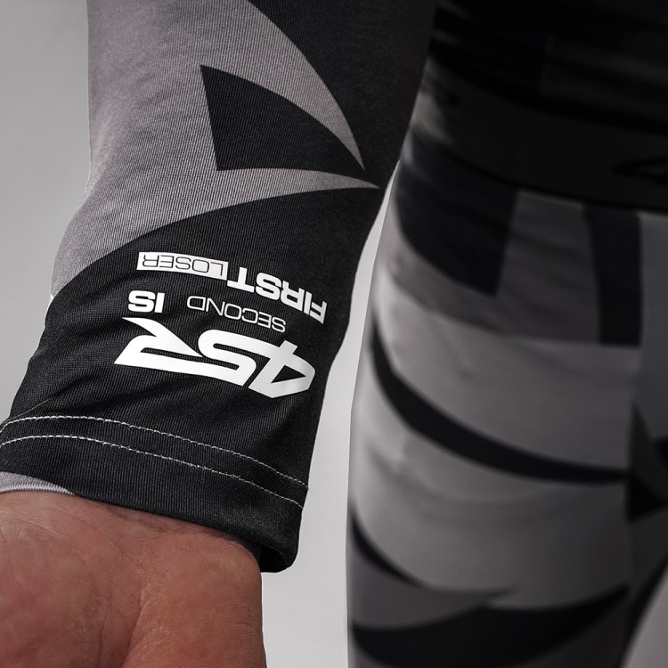 Funkcjonalna odzież sportowa - koszulka Six-Pack Camo