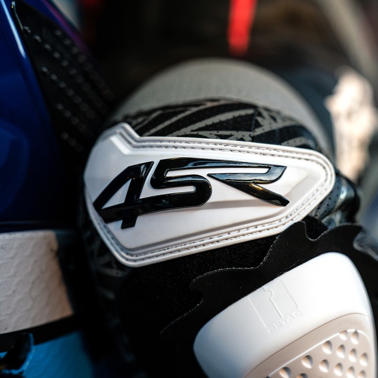 4SR jednoczęściowy kombienzon motocyklowy z kangurzej skóry Racing Ultra Light AR & Hannes Soomer WSSP