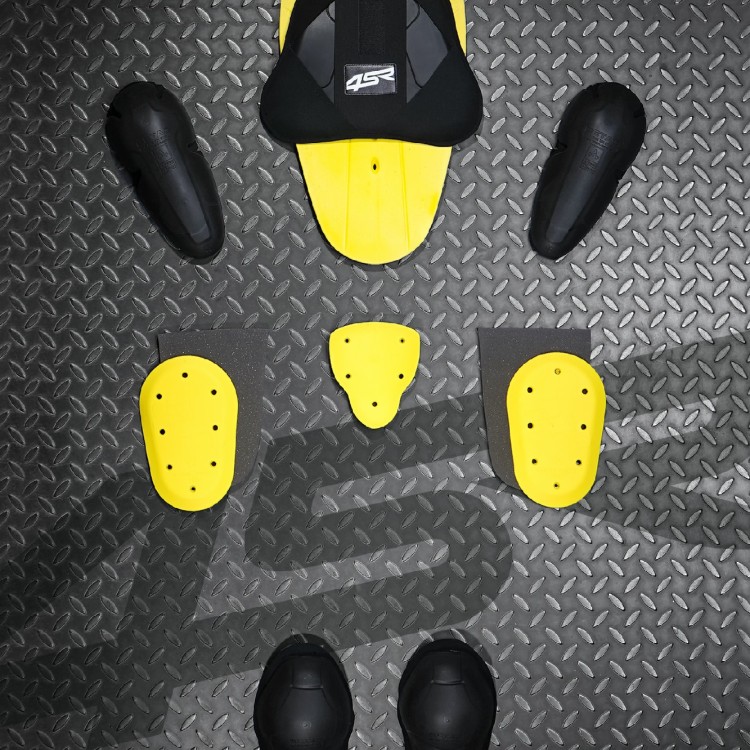 11. 4SR kombinéza Racing Ultra Light Grey AR chranice