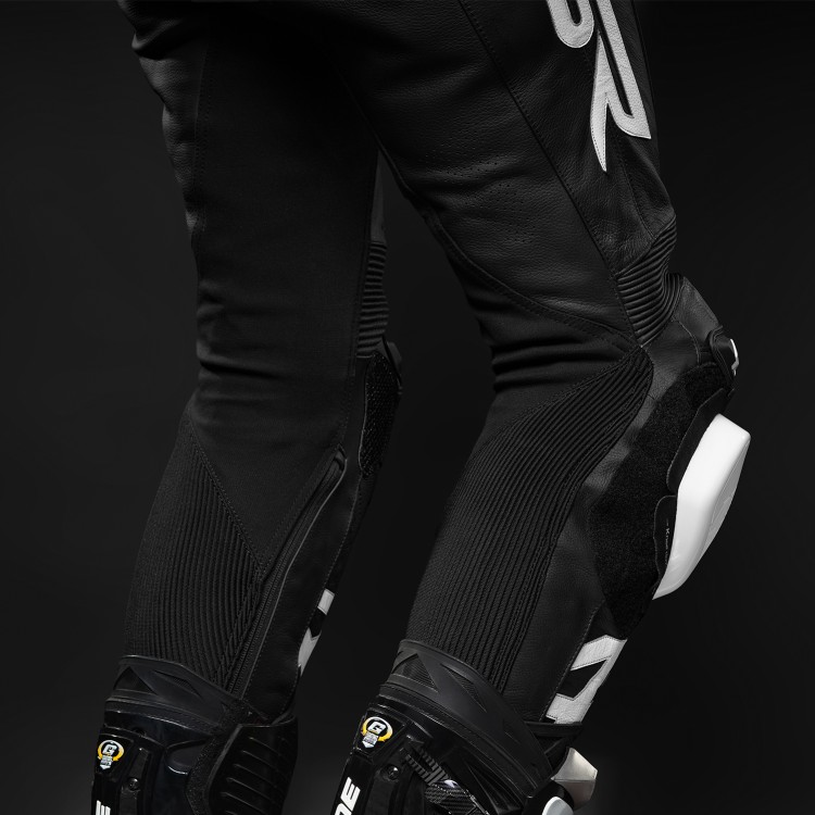 4SR skórzane sponie motocyklowe ze sliderami TR 3 Evo BW